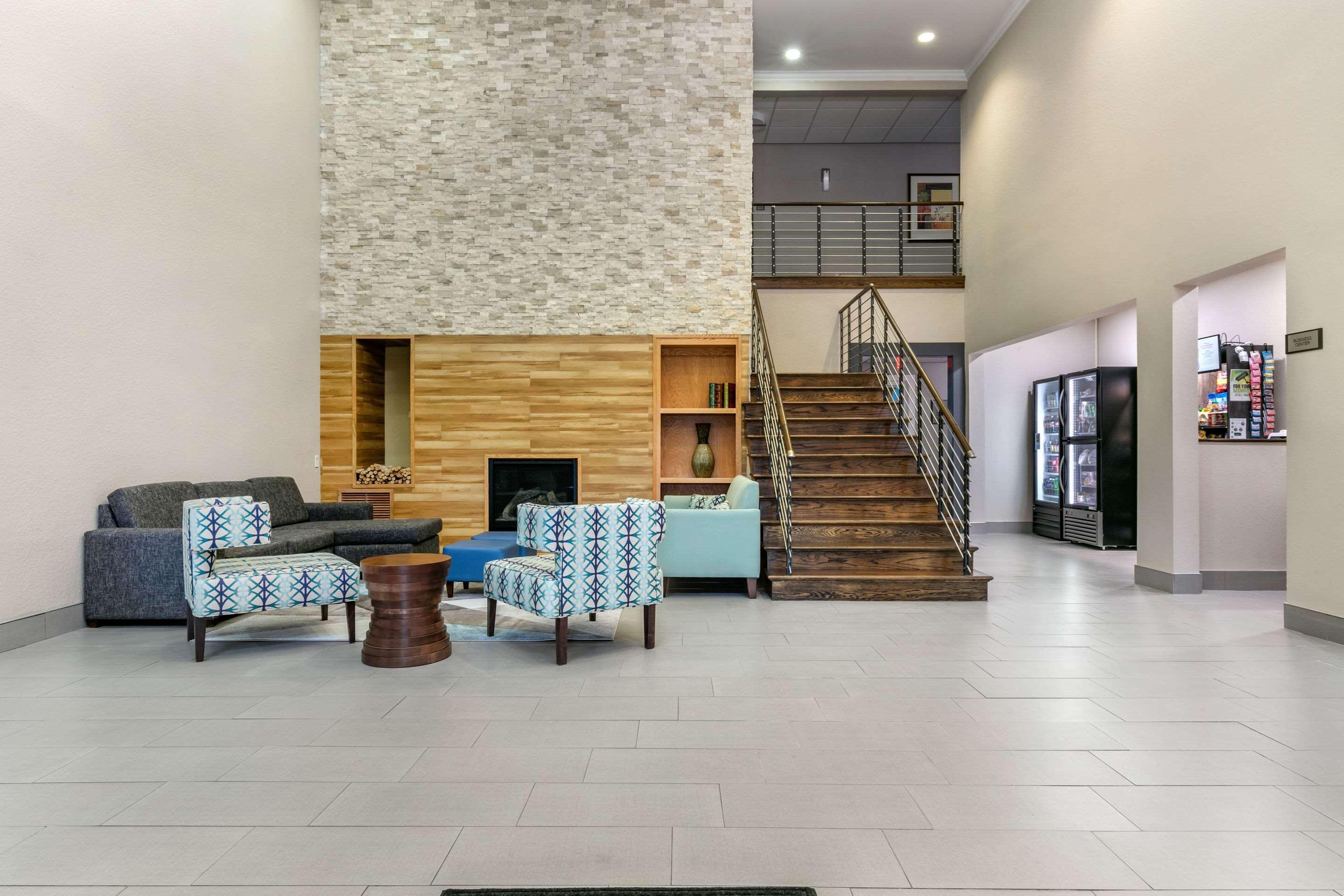 Clarion Pointe Columbus-Bradley Park Exterior foto
